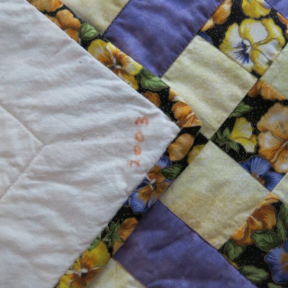 Vintage 2003 Handmade Floral Geometric Purple Yellow Pansies Table Runner Quilt - Picture 7 of 9